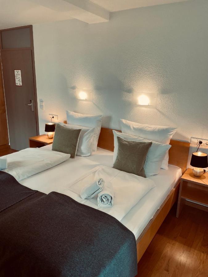 Hotel & Restaurant Gruener Baum Merzhausen Buitenkant foto
