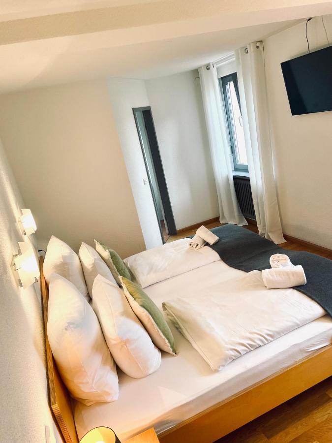 Hotel & Restaurant Gruener Baum Merzhausen Buitenkant foto